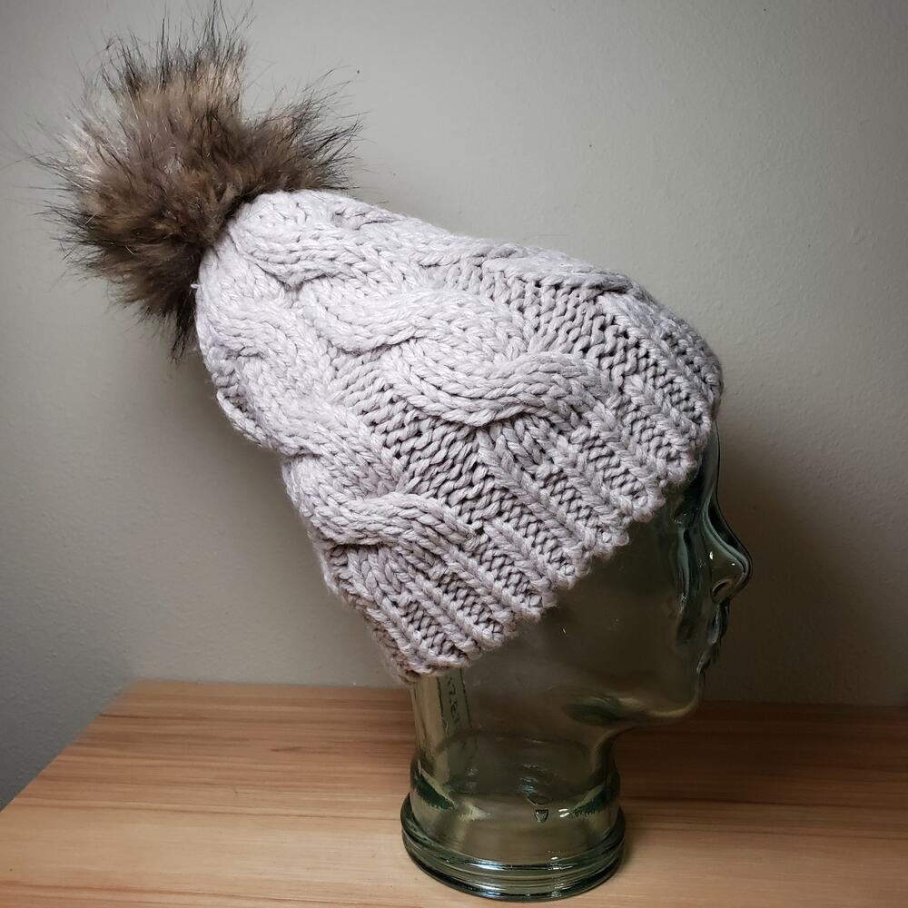 LH Lizette Womens Chunky Knit Beanie Cap Beige With Faux Fur Pom Puff Winter New